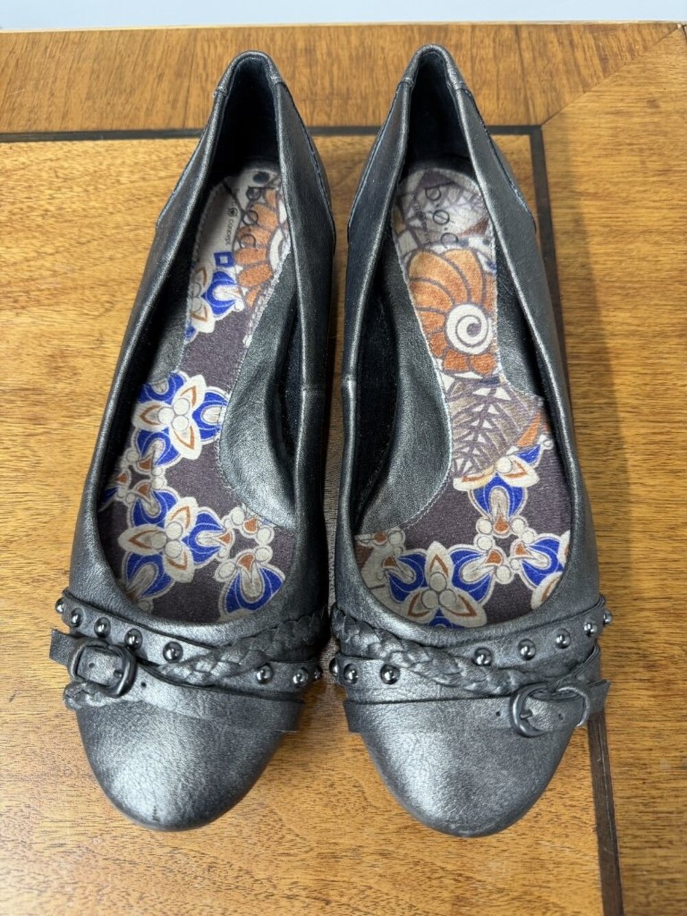 b.o.c. Born Women’s 7 Pewter Gray Silver Studded Leather Alejandra Ballet  flats